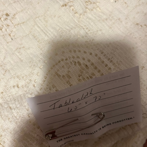 Vintage lace tablecloth 60 x 70 off white - Picture 2 of 3